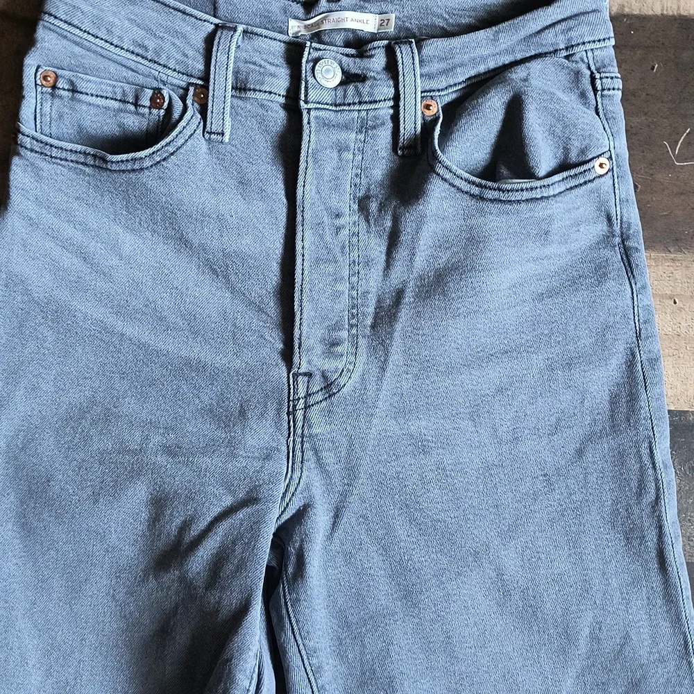 Levi's Gray Ribcage Straight Ankle Cropped Jeans Sz 27 Women - Picture 9 of 13